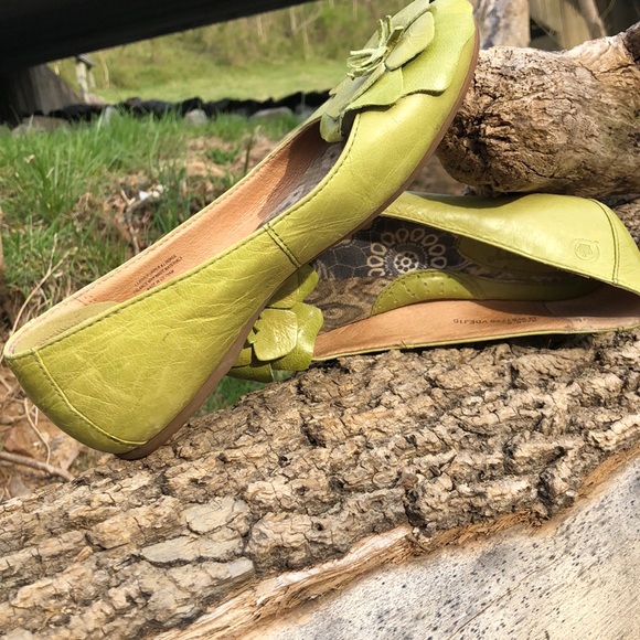 ADORABLE Lime-green Born* flats 🙌🏻 - Picture 4 of 4
